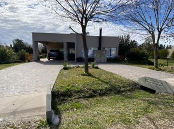 Casa de 4 ambientes, La Plata · Casa en Venta de 4 Ambientes con Piscina en Haras del Sur 1