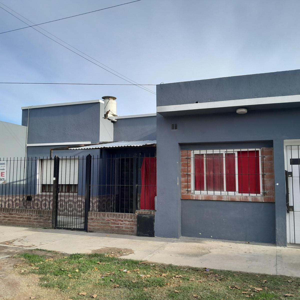 Casa 3 amb, 110m² con departamento de 2 amb y cochera — El Gaucho