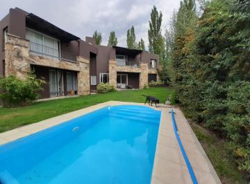 Casa de 5 ambientes, Luján de Cuyo · Espectacular Casa en Venta en Barrio Privado Laderas de Chacras.