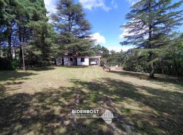 Casa · 116m² · 3 Ambientes · Se Vende Casa en B° La Quinta con Gran Terreno y Vegetacion