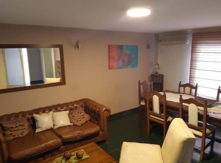 Casa · 200m² · 4 Ambientes · 2 Cocheras