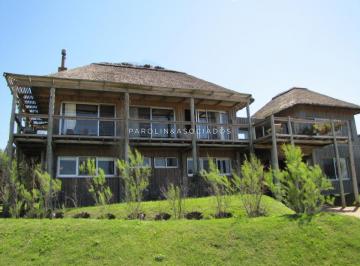 Foto1 · Hermosa Casa en Venta de 4 Dorm. en Punta del Este.