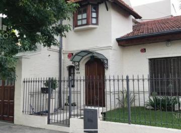 Casa · 220m² · 4 Ambientes · 2 Cocheras · Venta Casa Castelar Norte - Apto Credito Bancario - Oportunidad U$s