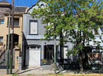 Casa · 330m² · 4 Dormitorios · 1 Cochera · Casa - Lomas de Zamora Oeste