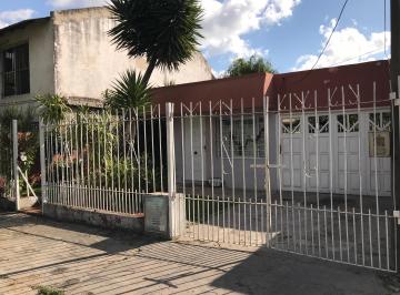 Casa de 3 ambientes, Almirante Brown · Casa en Venta