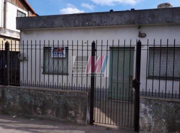Casa · 89m² · 4 Ambientes · Casa San Francisco Solano con Amplio Terreno Excelente Ubicacion Av 893 y 850
