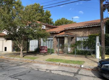 Casa · 196m² · 5 Ambientes · 1 Cochera · Casa - Beccar