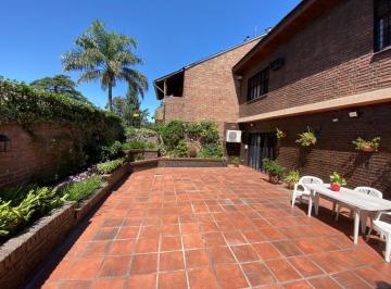 Casa · 220m² · 6 Ambientes · 2 Cocheras · Casa 6 Ambientes en Venta en Castelar Norte