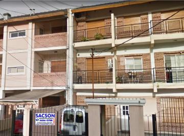 Departamento de 2 ambientes, La Matanza · V680 Ramos Mejia - Amplio Departamento en Pb con Patio y Cochera - Impecable