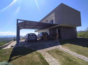 Casa · 220m² · 4 Ambientes · Se Vende Casa con Excelentes Vistas en B° Privado Venturia