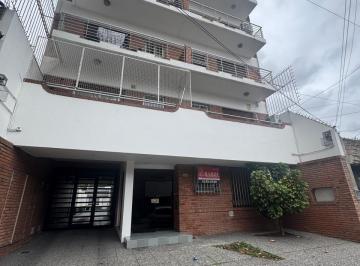 Departamento de 3 ambientes, Lanús · Departamento de 3 Ambientes con Patio.