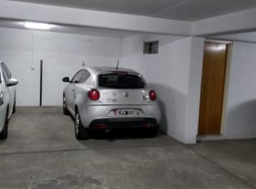 Garage · 12m² · 1 Cochera · Cochera - Lourdes