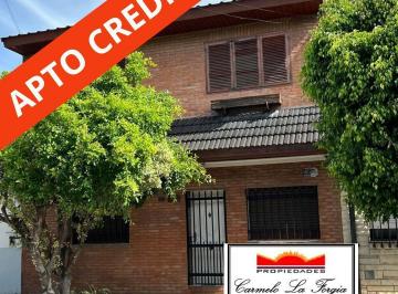 Casa · 91m² · 4 Dormitorios · Venta Casa Dos Plantas Muy Buena Construcción * Caseros * Zona Oeste