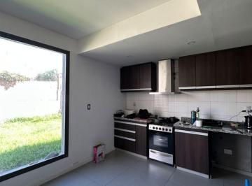 Casa en Alquiler de 6 ambientes  · Alquiler Casa Barrio Privado La Bastilla Las Heras Mendoza