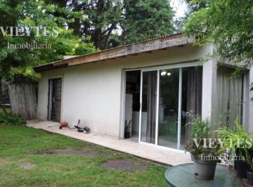 Casa · 100m² · 2 Dormitorios · Sobre Av Kennedy