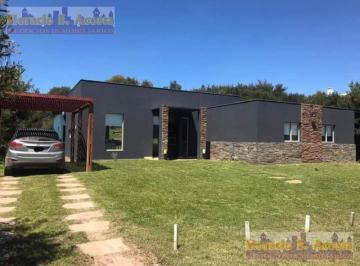 Casa · 175m² · 4 Ambientes · 3 Cocheras · Casa - Barrio Costa Esmeralda