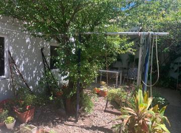 PH · 145m² · 5 Ambientes · Amplio Tipo Casa 4 Habitaciones con Fdo. Libre Total 215 m²