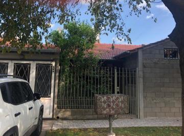 Casa de 5 ambientes, Lomas de Zamora · Dos Casas en un Mismo Lote, Ideal Para Dos Familias o Inversores!