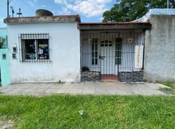 Casa · 120m² · 3 Ambientes · Casa en Venta en Moron Sur