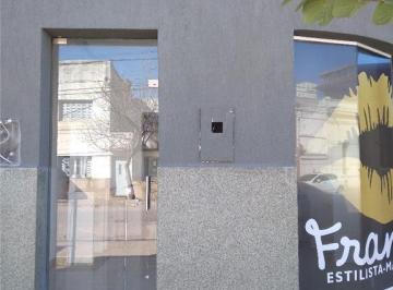Local comercial · 40m² · Locales - a La Calle - Zona Centro, Presidente Roque Sáenz Peña