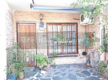 Casa de 4 ambientes, Vicente López · Venta Duplex 4 Ambientes con Patio Olivos *retasado*