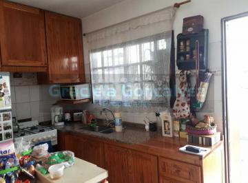 Casa de 4 ambientes, Vicente López · Venta Duplex 4 Ambientes con Patio Olivos *retasado*