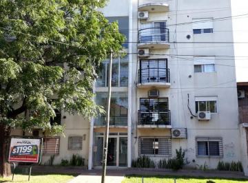 Departamento de 3 ambientes, Lomas de Zamora · Departamento de 3 Amb con Cochera