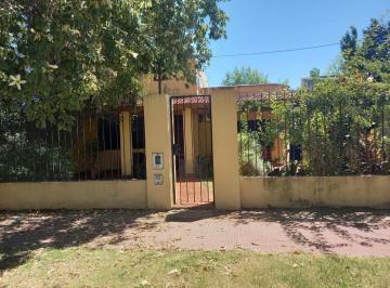 Casa · 100m² · 5 Ambientes · Casa de 3 Dorm. en Alberdi Oeste