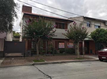 Casa · 240m² · 5 Ambientes · 2 Cocheras · Casa 4 Amb en Venta con Amplio Patio y Galpon