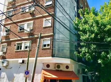 Frente de la propiedad · Departamento de 2 Amb Entre Av Libertador y El Río. a 2 Cuadras Estación. 40 m²