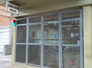 Local comercial , Morón · Local - Oficina Comercial en Moron Centro con Subsuelo
