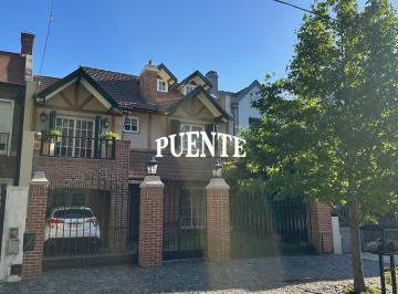 Casa · 350m² · 5 Ambientes · 2 Cocheras · Casa - Banfield Oeste