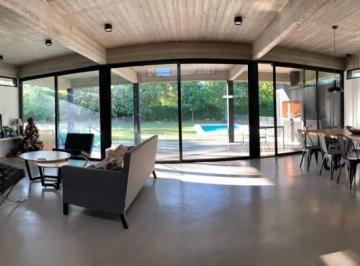 Casa · 222m² · 4 Dormitorios · 3 Cocheras · Excelente Casa 4 Amb Estilo Racionalista Barrio Privado