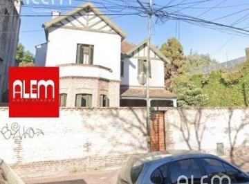 Casa · 337m² · 7 Ambientes · Casa - Banfield