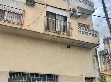 FRENTE · Departamento de 3 Ambientes en Primer Piso por Escalera