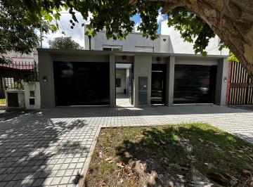 Casa de 4 ambientes, Lomas de Zamora · Duplex a Estrenar 4 Ambientes con Cochera y Fondo Libre