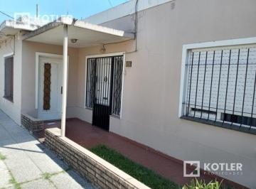Casa · 45m² · 2 Ambientes · Casa con 2 Departamentos Venta en Block - Temperley