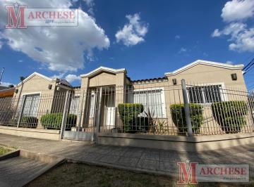 Casa · 140m² · 4 Ambientes · 2 Cocheras · Casa 4 Ambientes en Venta en Castelar Sur