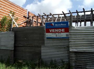Terreno · 380m² · Lote de Terreno 10 X 38 con Mejoras Oportunidad S/pavimento