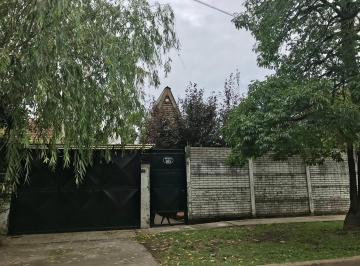 Casa de 4 ambientes, Almirante Brown · Casa Alpina en 2 Plantas