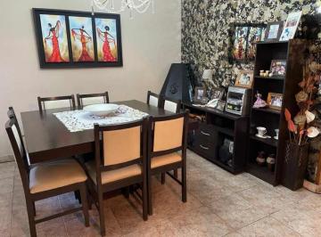 Casa · 180m² · 5 Ambientes · 2 Cocheras · Casa en Venta en Lomas del Mirador