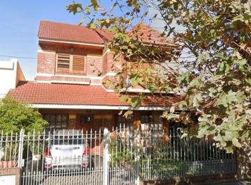 Casa · 238m² · 4 Ambientes · 2 Cocheras · Casa - Lomas de Zamora