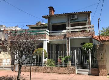 Casa de 3 ambientes, Almirante Brown · Chalet en Planta Alta