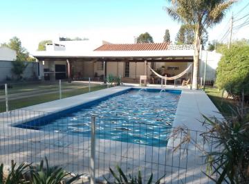 Casa · 210m² · 2 Dormitorios · 1 Cochera · Casa - Bella Italia