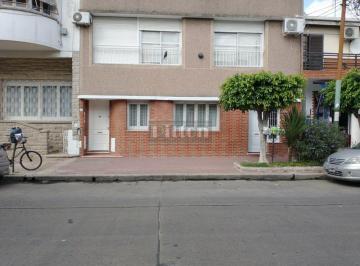 Casa · 6 Ambientes · Casa - Banfield Este