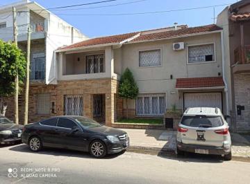 Casa de 5 ambientes, La Matanza · Chalet 5 Amb Cochera Fondo Venta - Ramos Mejia - Acepta Permuta
