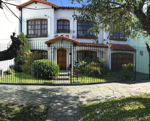 Casa · 296m² · 3 Dormitorios · 3 Cocheras