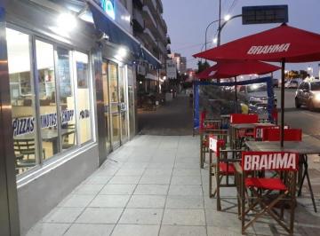 Local comercial · 200m² · 1 Cochera · Imperdible Local Frente Al Mar de 200 m² con Cochera y Salida