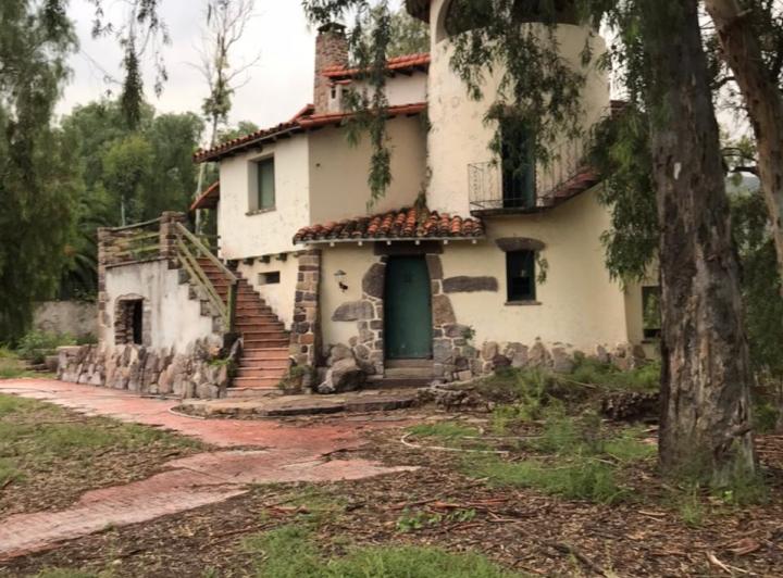 Terreno · 320m² · 5 Ambientes