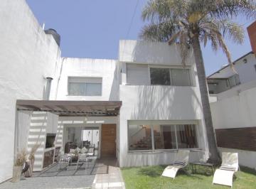 Casa · 180m² · 4 Ambientes · 2 Cocheras · Hermosa, Moderna, Luminosa Casa en Ocampo Al 300